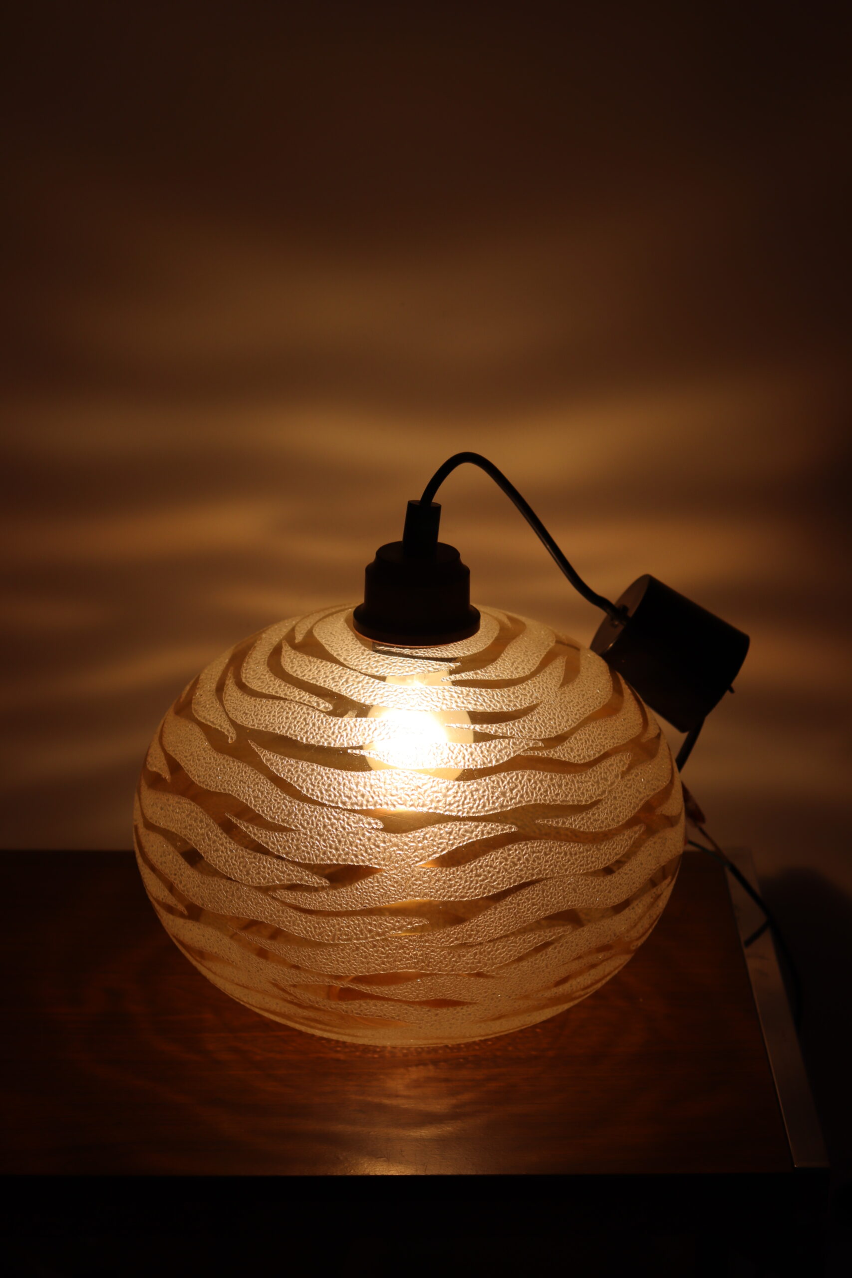 Szklana lampa sufitowa, lata 70 - obrazek 2