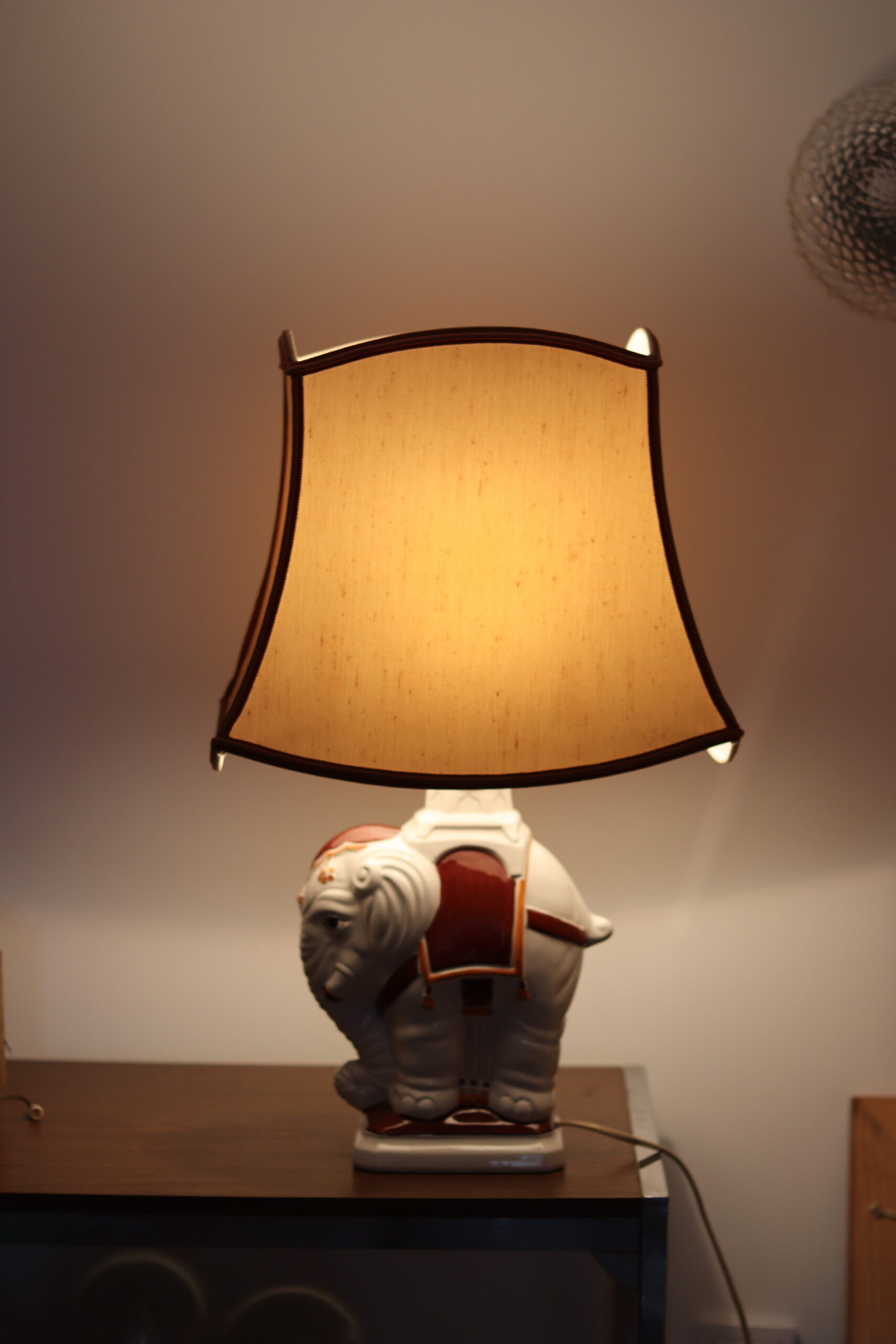 Lampa stołowa Feese ze słoniem, lata 70 - obrazek 2