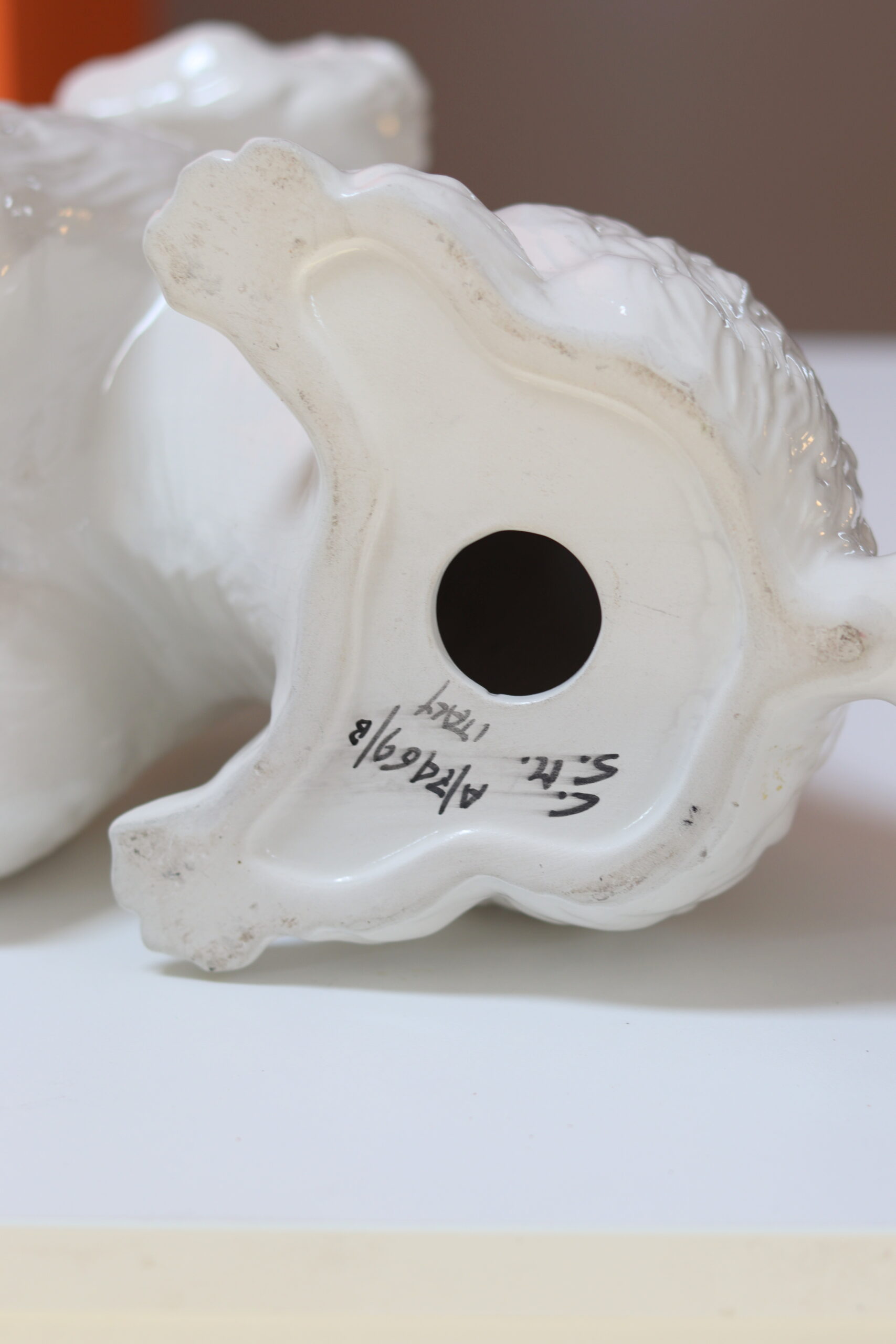 Ceramiczna figurka pies Pudel Włochy - obrazek 9