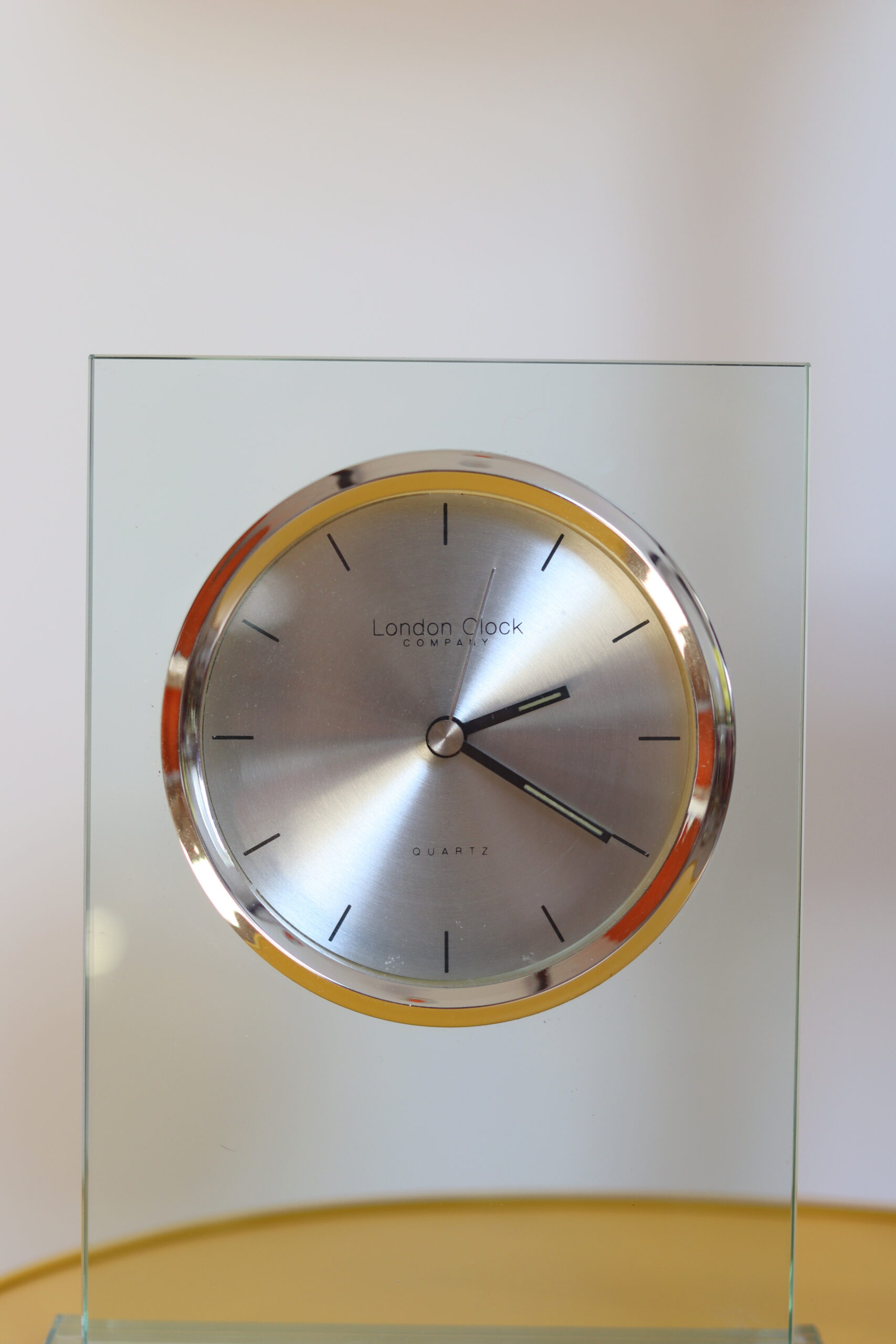 Zegar na szklanej podstawie London Clock - obrazek 3