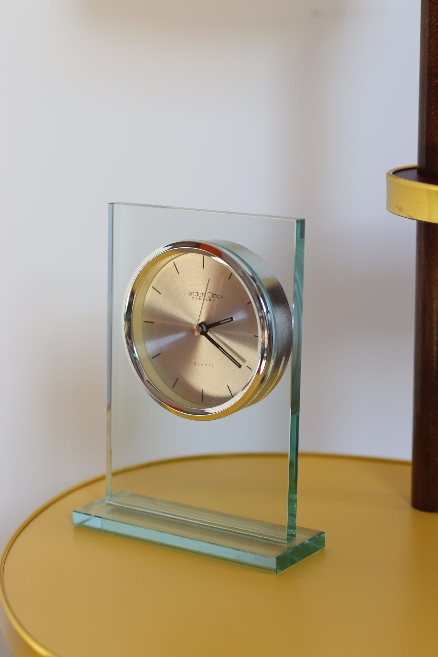 Zegar na szklanej podstawie London Clock - obrazek 2