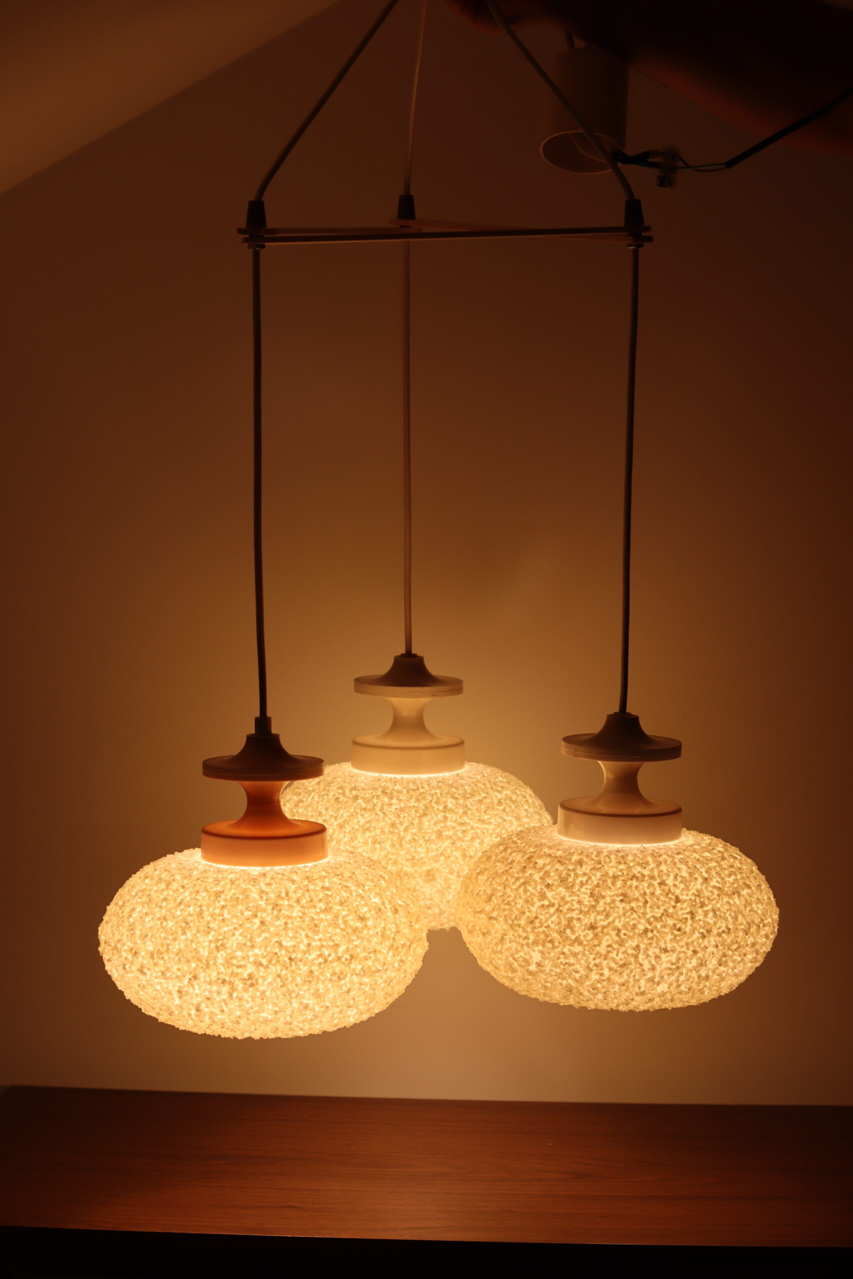 Lampa kaskadowa z granulatu, lata 70 Niemcy - obrazek 3