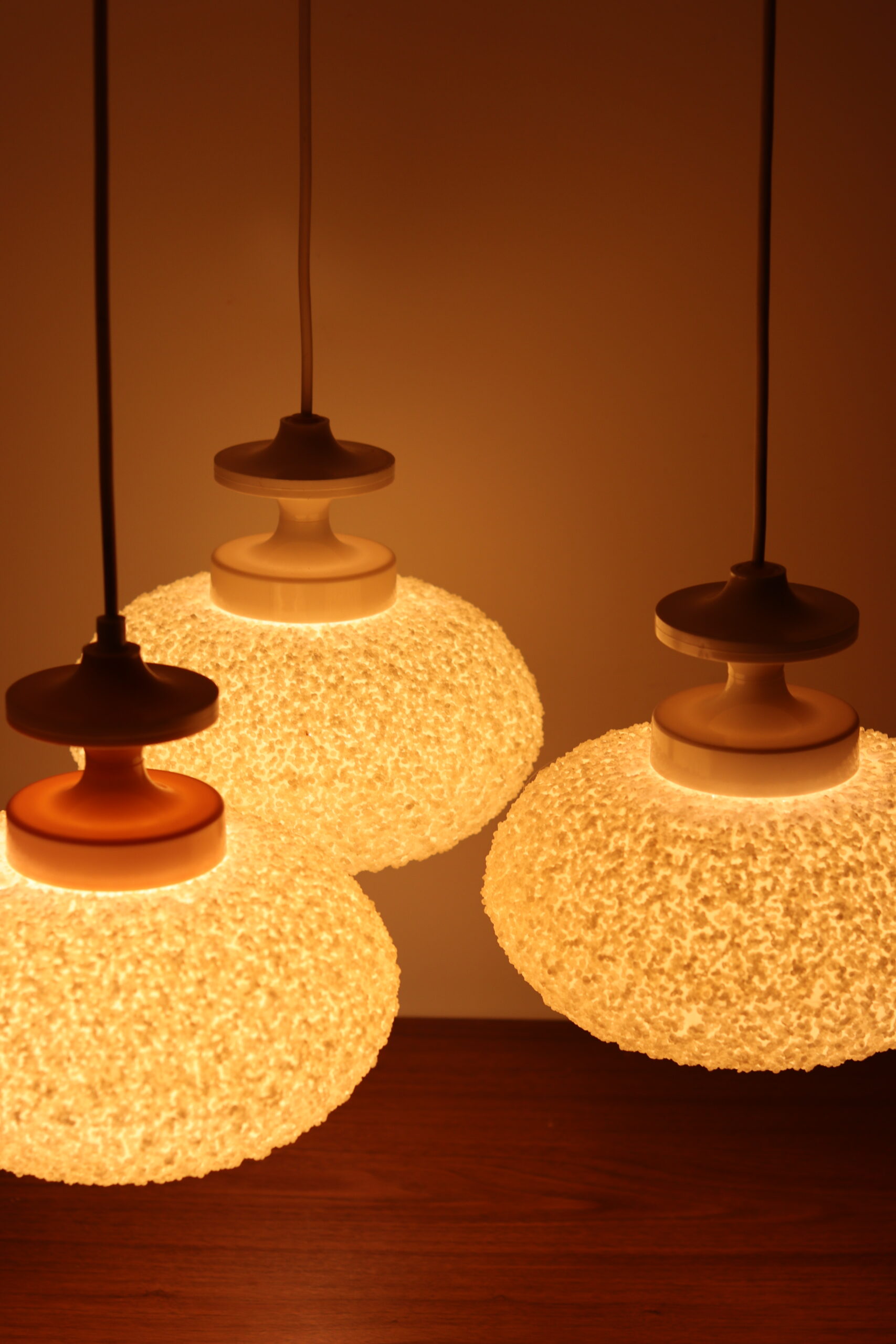 Lampa kaskadowa z granulatu, lata 70 Niemcy - obrazek 9
