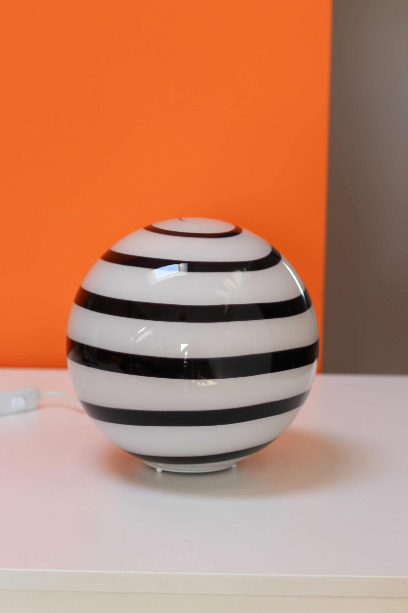 Szklana lampa kula Zebra Wofi Leuchten - obrazek 4