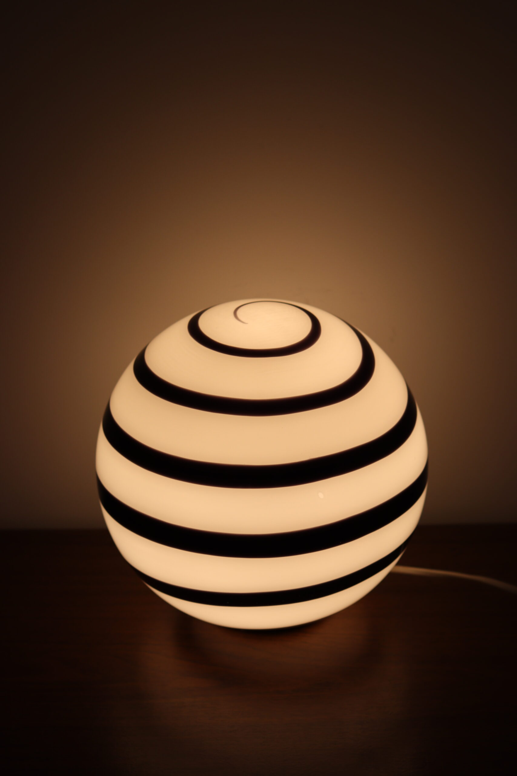 Szklana lampa kula Zebra Wofi Leuchten - obrazek 7