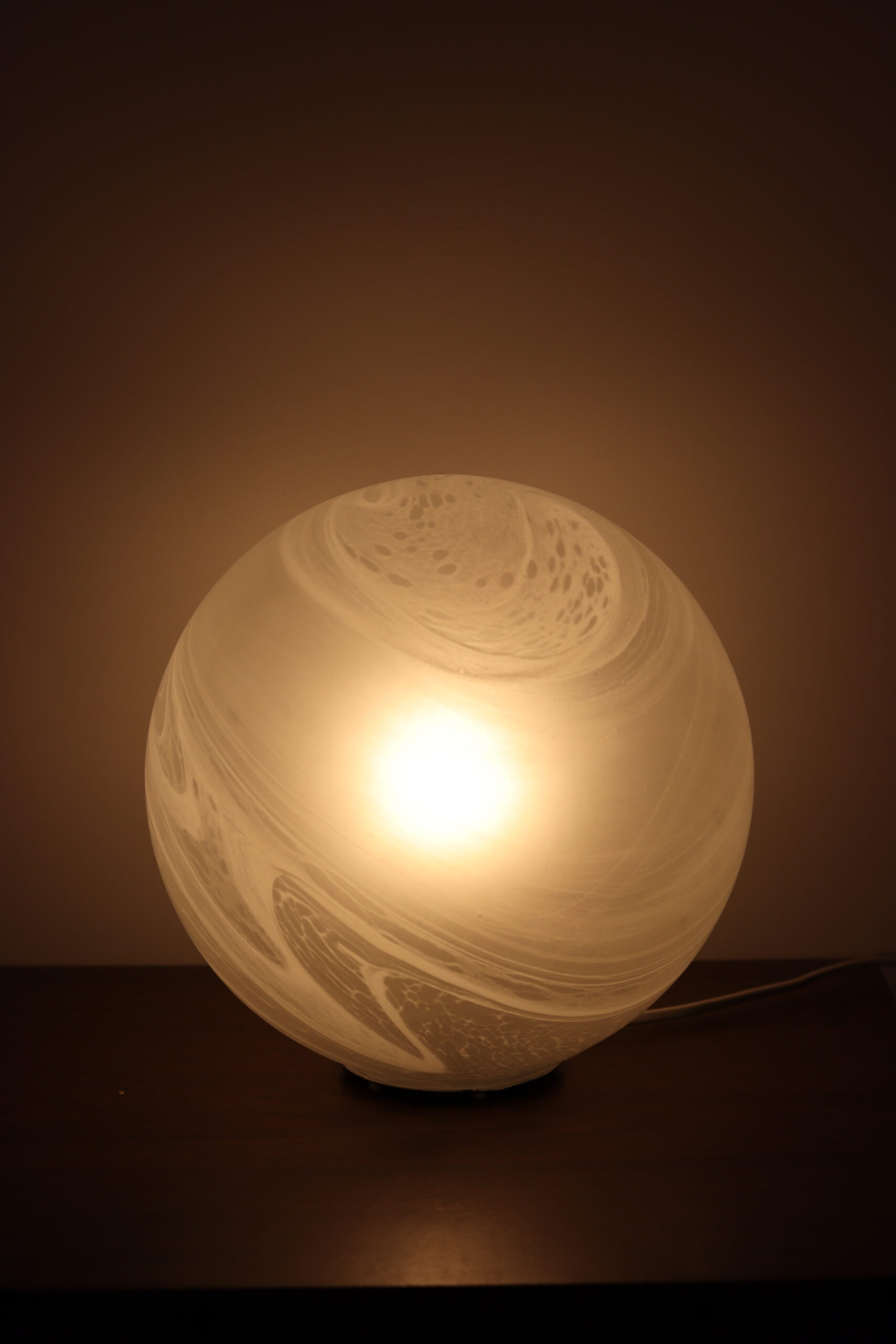 Szklana lampa kula Wofi Leuchten lata 90 - obrazek 7